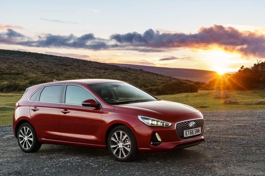  Hyundai i30 2017 года  (UK) (фото 8 из 40)
